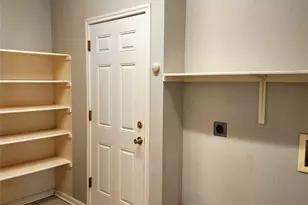 107 Holmstrom St, Hutto, TX 78634 - Photo 10