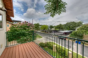605 Peacock Ln, Austin, TX 78704 - Photo 18