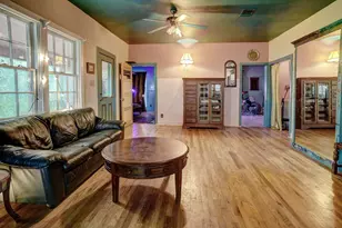 1905 Main St, Bastrop, TX 78602 - Photo 6