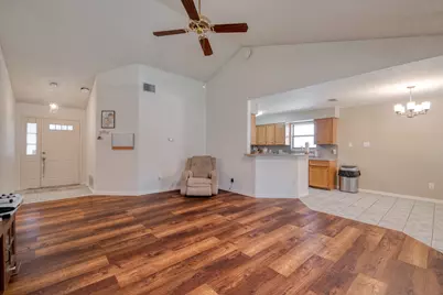 2010 Lark Lane, Taylor, TX 76574 - Photo 8