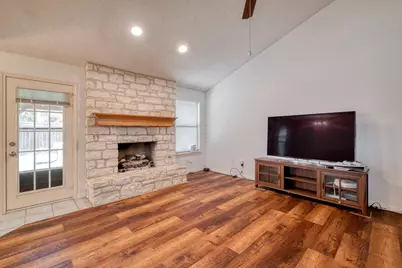 2010 Lark Lane, Taylor, TX 76574 - Photo 6