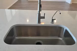 141 Pendleton Dr, Kyle, TX 78640 - Photo 6