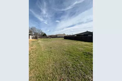 612 Briggs Street, Lampasas, TX 76550 - Photo 10