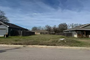 612 Briggs St, Lampasas, TX 76550 - Photo 1