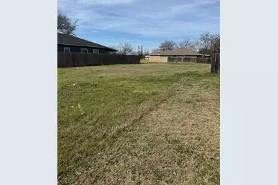 612 Briggs Street, Lampasas, TX 76550 - Photo 4