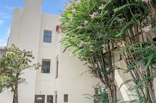 712 Graham Pl, Austin, TX 78705 - Photo 2