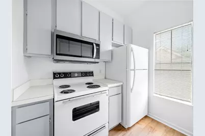 712 Graham Place #304, Austin, TX 78705 - Photo 10