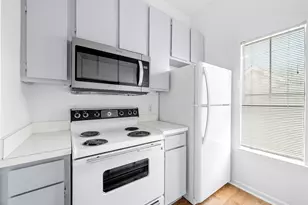 712 Graham Pl, Austin, TX 78705 - Photo 10