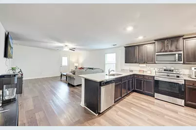 132 Maywood Lane, Jarrell, TX 76537 - Photo 6