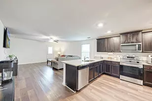 132 Maywood Ln, Jarrell, TX 76537 - Photo 6