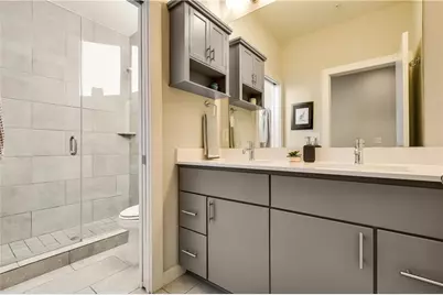 2002 E 7th Street #201, Austin, TX 78702 - Photo 2