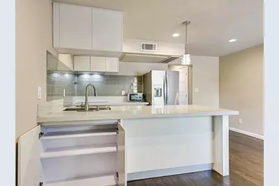 3110 Red River Street #D-212, Austin, TX 78705 - Photo 6