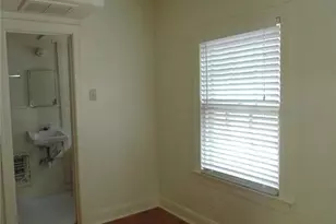 912 W 22 1/2 St, Austin, TX 78705 - Photo 8