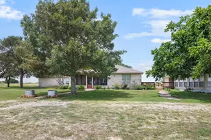 1542 Co Rd 451, Coupland, TX 78615 - Photo 2