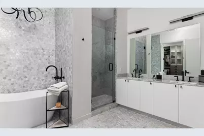 800 Embassy Drive #605, Austin, TX 78702 - Photo 14