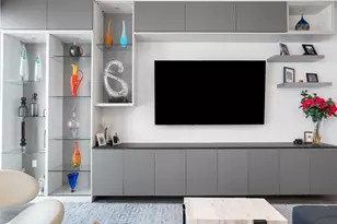 800 Embassy Dr, Austin, TX 78702 - Photo 10