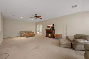 17813 Floribundas Ln, Elgin, TX 78621 - Photo 18