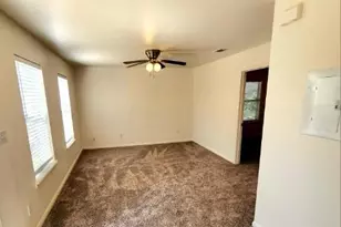 519 W Hutchison St, San Marcos, TX 78666 - Photo 6