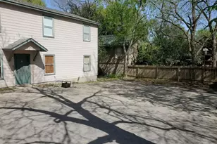 519 W Hutchison St, San Marcos, TX 78666 - Photo 14