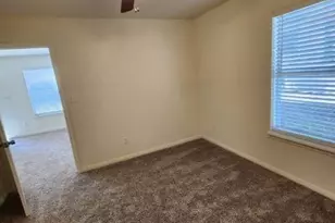 519 W Hutchison St, San Marcos, TX 78666 - Photo 8