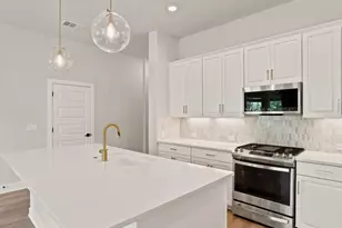 610 Terrier Trl, Austin, TX 78745 - Photo 10