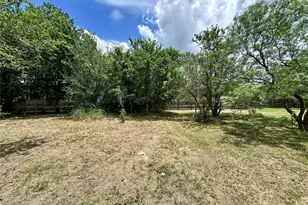138 San Jacinto St, Bastrop, TX 78602 - Photo 30