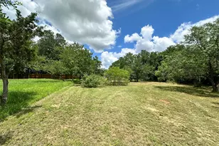 138 San Jacinto St, Bastrop, TX 78602 - Photo 26