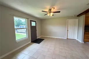 138 San Jacinto St, Bastrop, TX 78602 - Photo 6