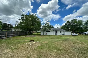 138 San Jacinto St, Bastrop, TX 78602 - Photo 20