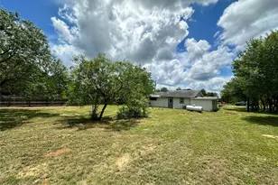 138 San Jacinto St, Bastrop, TX 78602 - Photo 24