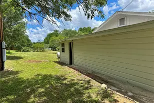 138 San Jacinto St, Bastrop, TX 78602 - Photo 18