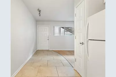 2404 Longview Street #105, Austin, TX 78705 - Photo 10