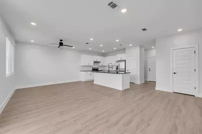 9317 Curious Squirrel Street, Austin, TX 78744 - Photo 4