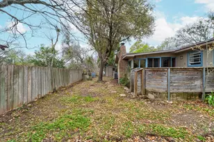 8911 Little Walnut Pkwy, Austin, TX 78758 - Photo 8