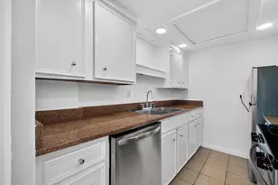 1800 Lavaca St, Austin, TX 78701 - Photo 16