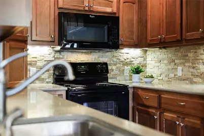 105 Comanche Point, Point Venture, TX 78645 - Photo 10