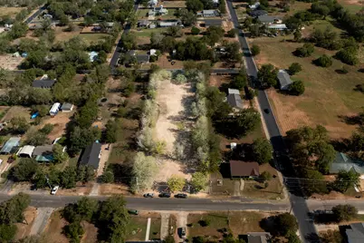 904 Linden Street, Bastrop, TX 78602 - Photo 12