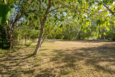 904 Linden Street, Bastrop, TX 78602 - Photo 4