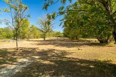 904 Linden Street, Bastrop, TX 78602 - Photo 8