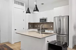 800 Embassy Dr, Austin, TX 78702 - Photo 4