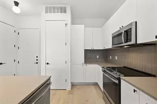 800 Embassy Dr, Austin, TX 78702 - Photo 8