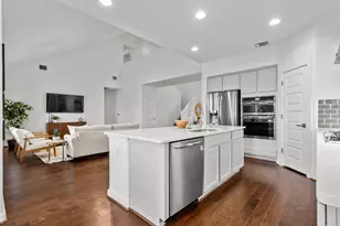 7201 Auburn Blaze Ln, Austin, TX 78744 - Photo 10
