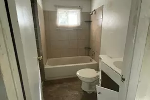 3208 E 16th St, Austin, TX 78721 - Photo 10