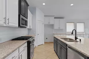 217 Serrano St, Georgetown, TX 78628 - Photo 10