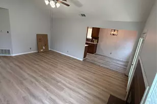 1100 E Logan St, Round Rock, TX 78664 - Photo 4