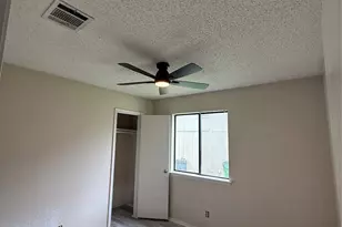 1100 E Logan St, Round Rock, TX 78664 - Photo 10