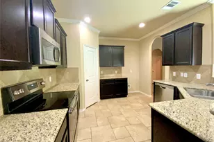 1810 Logan Trail, New Braunfels, TX 78130 - Photo 10