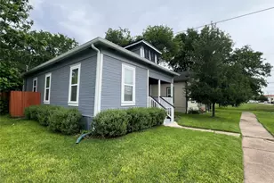 314 W 3rd St, Taylor, TX 76574 - Photo 4