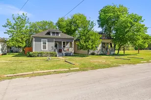 314 W 3rd St, Taylor, TX 76574 - Photo 6