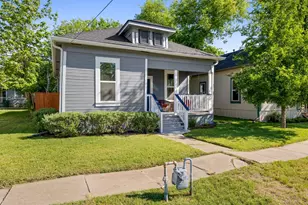 314 W 3rd St, Taylor, TX 76574 - Photo 2